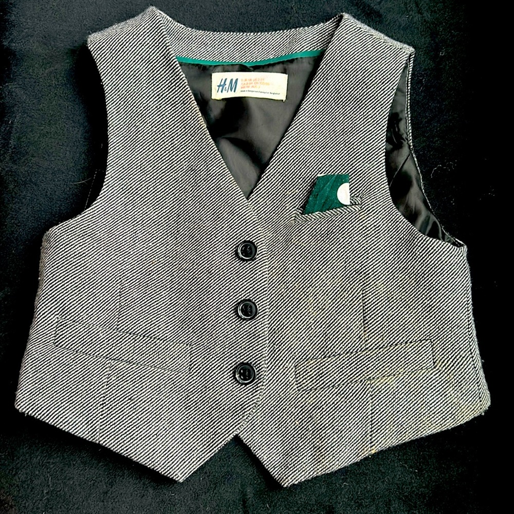 H&M Suite Vest for a little gentlemen size 2-3 yrs